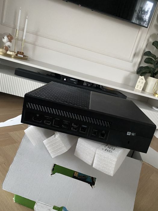 Xbox One 500Gb + Kinect + 15 gier