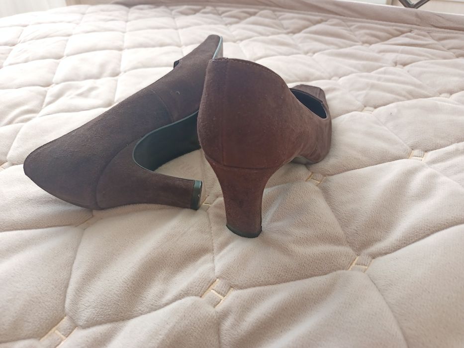 Стильні туфлі-човники