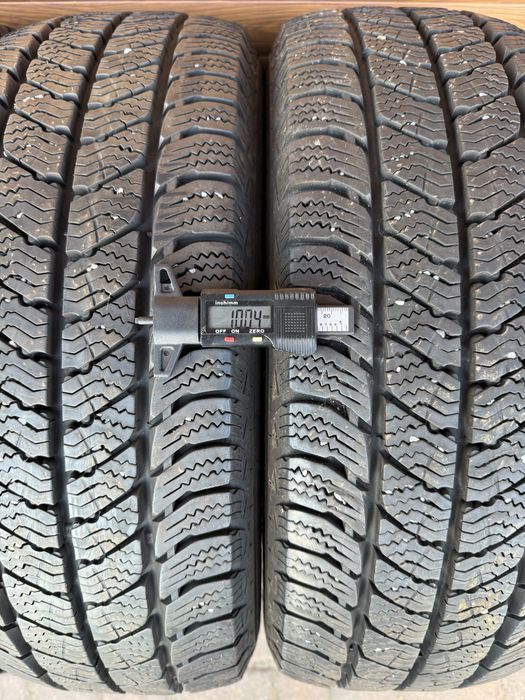 215/65/16C Semperit 4 opony zimowe