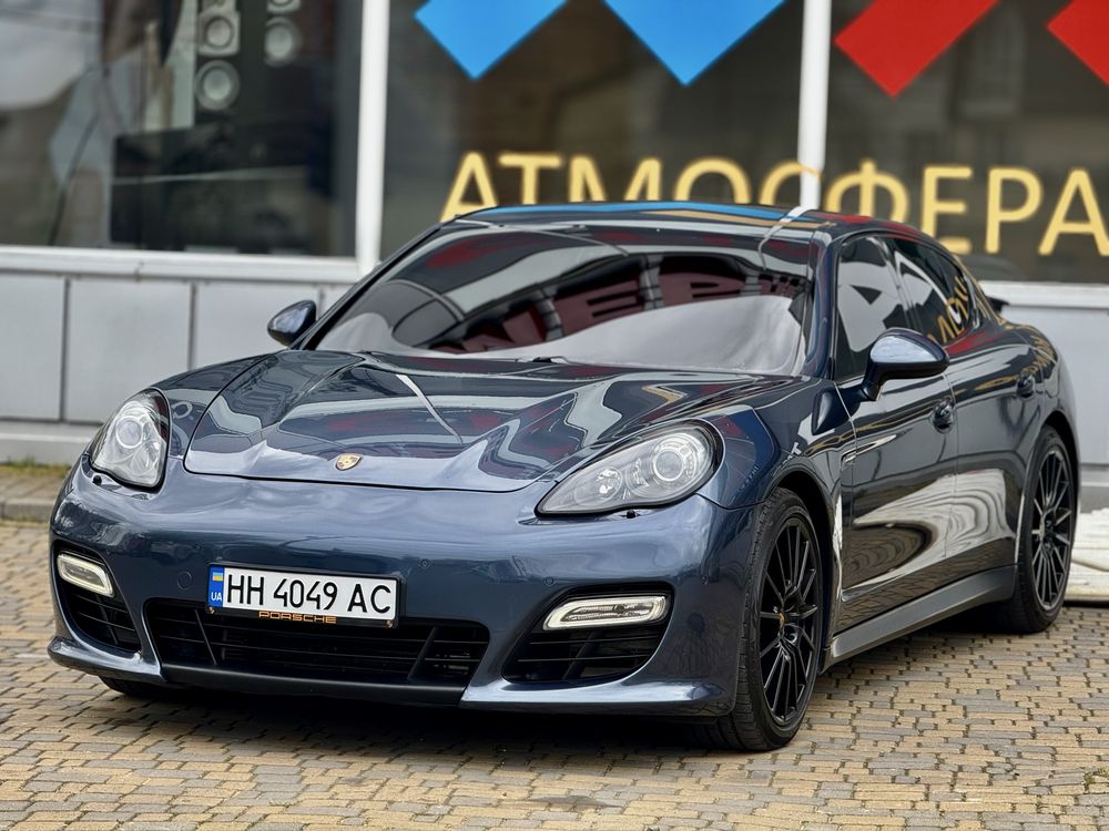 Porsche panamera GTS 4.8 2012