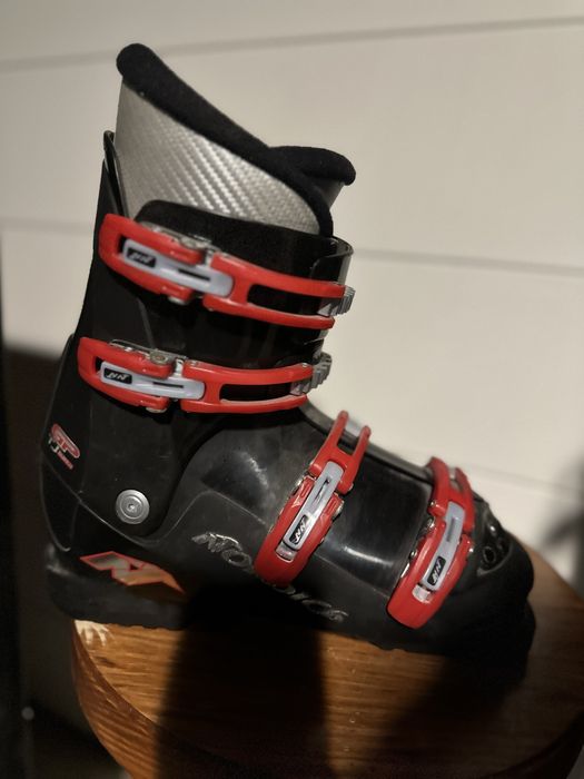 Narty 160cm i buty narciarskie 26.5Fischer