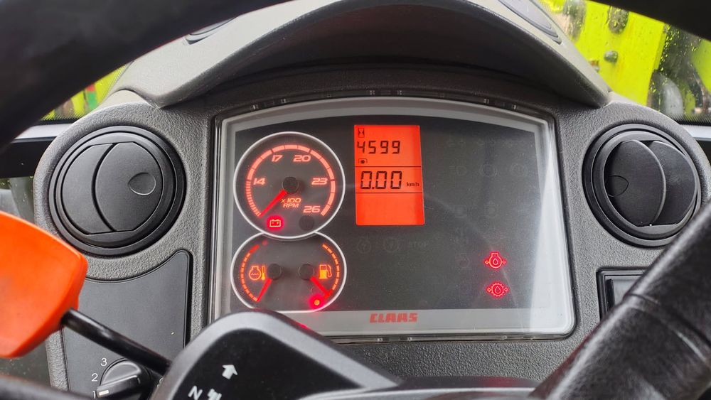 Renault Claas AXSOS 330 z Ładowaczem