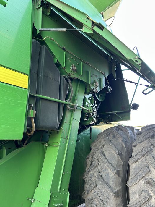 Комбайн JOHN DEERE 9610