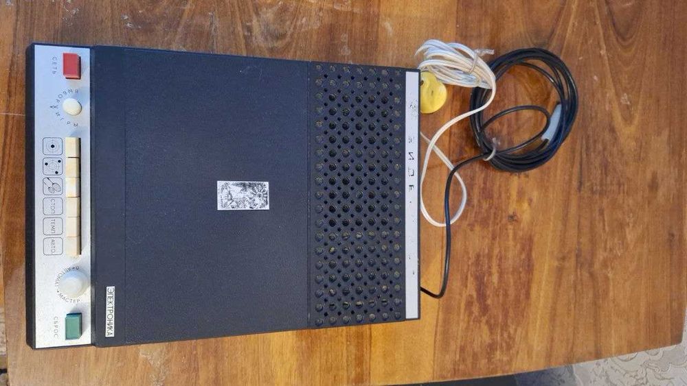 Приставка ігрова телевізійна Відео Спорт