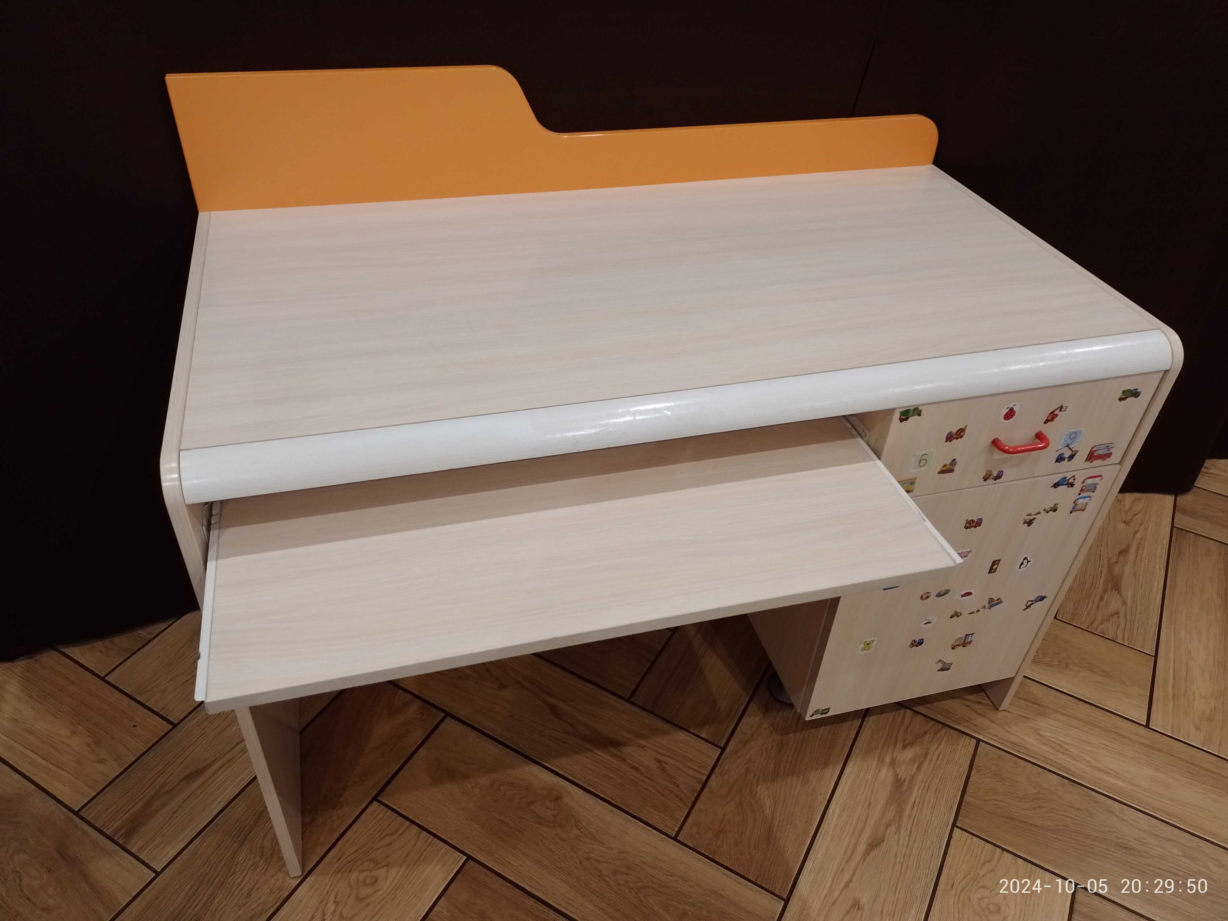Komplet mebli do pokoju dziecięcego -ciekawe, pojemne, zadbane +biurko
