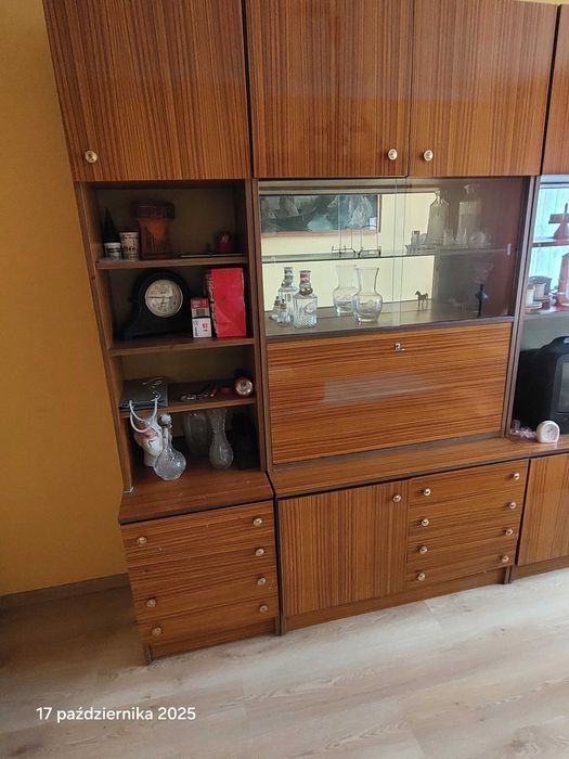 Meblościankę oddam za darmo