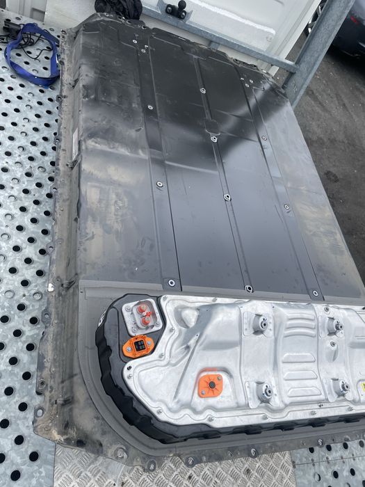 Tesla 3 bateria główna RWD