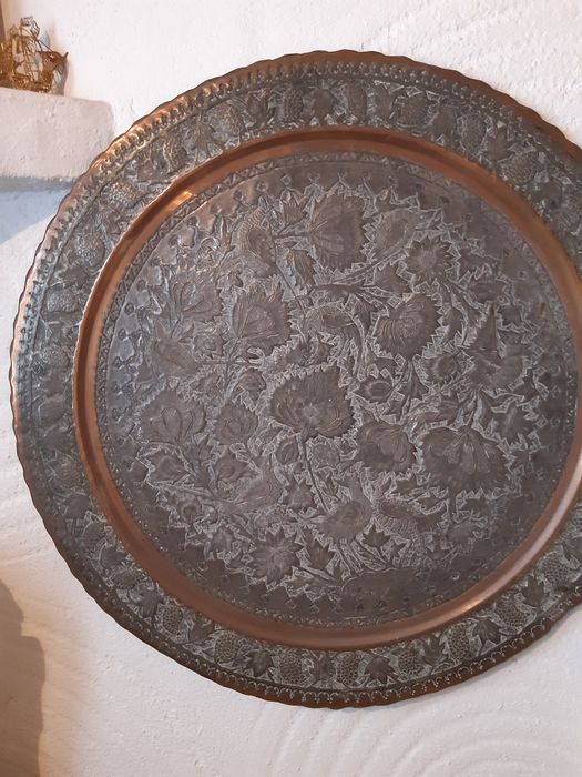 Prato metálico decorativo