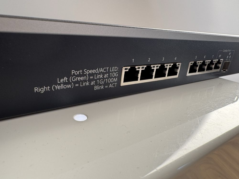 Netgear ProSafe Switch 8p XS708E (8x 10Gbit, 1xCombo SFP+)