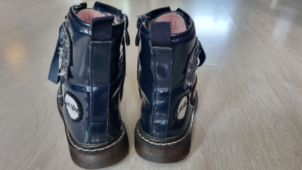 Buty trapery lakierowane granatowe trzewiki kozaki r.27