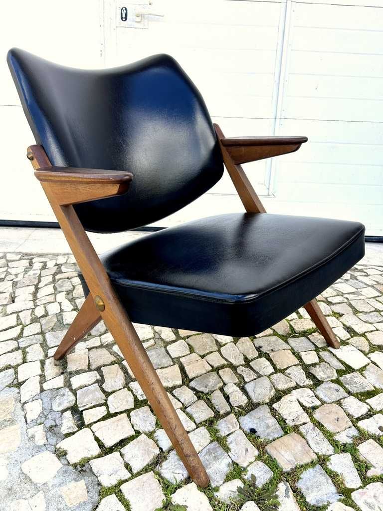 Cadeirão olaio vintage + 62comp x 73prof x 73alt
