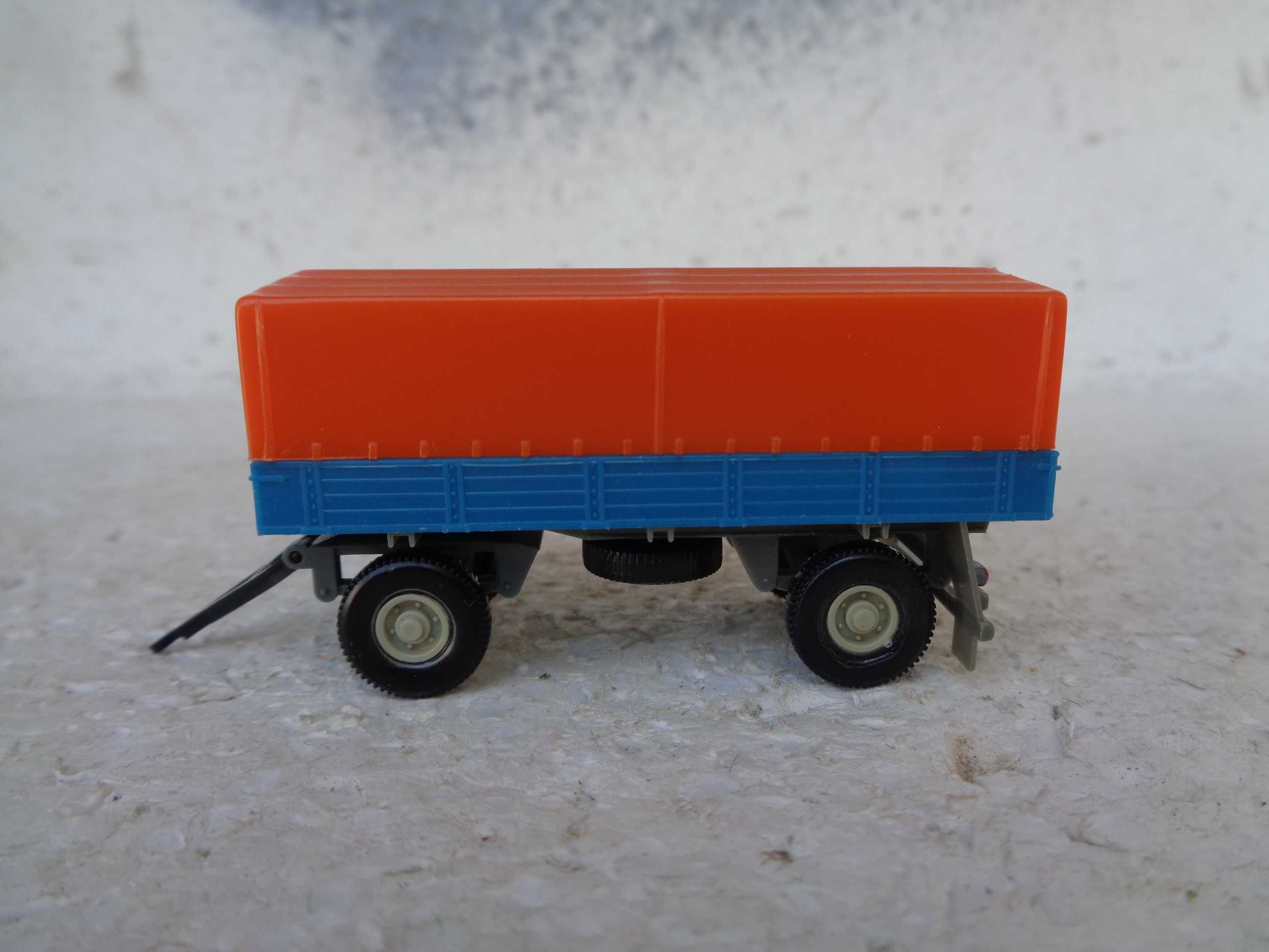 1:87 Atrelado de camião