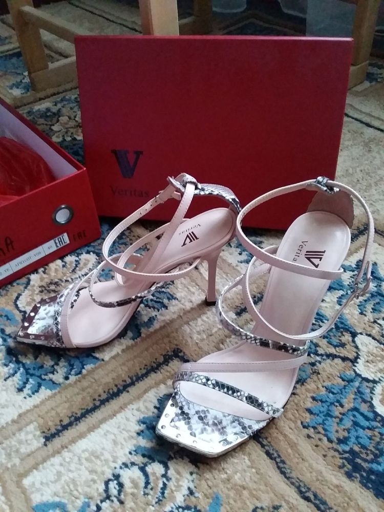 Туфли босоножки на шпильке Veritas