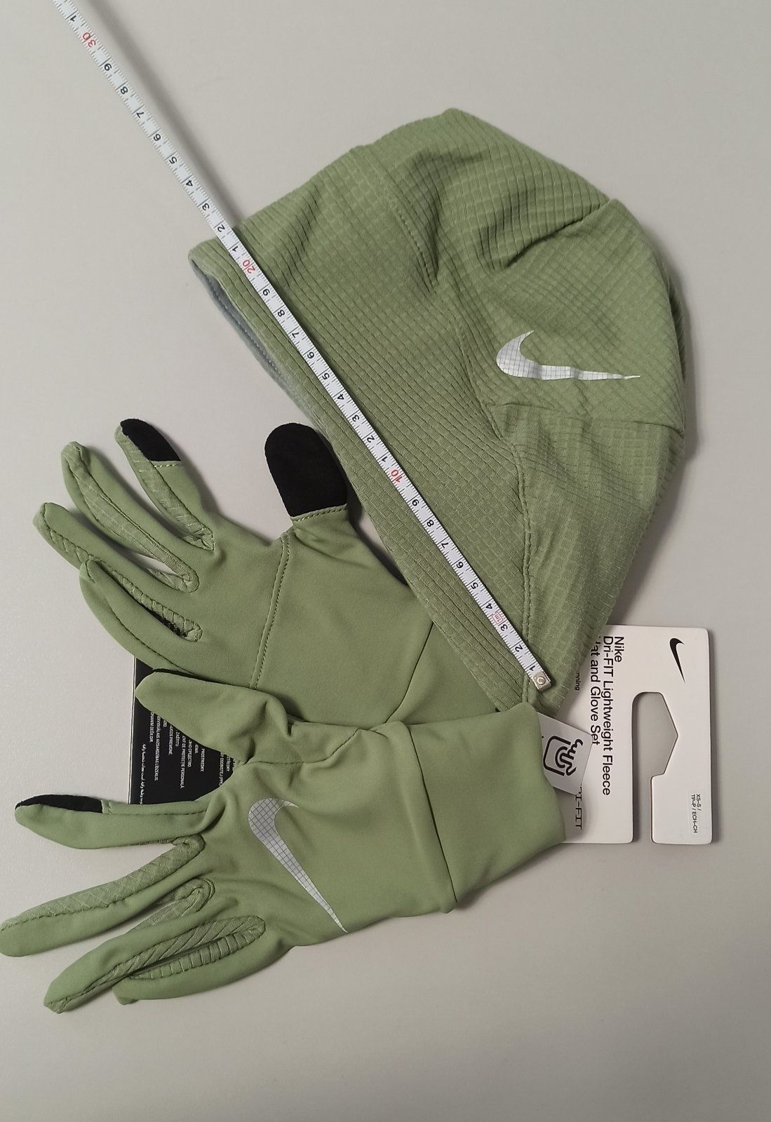 Комплект шапка рукавички Nike essentials оригінал