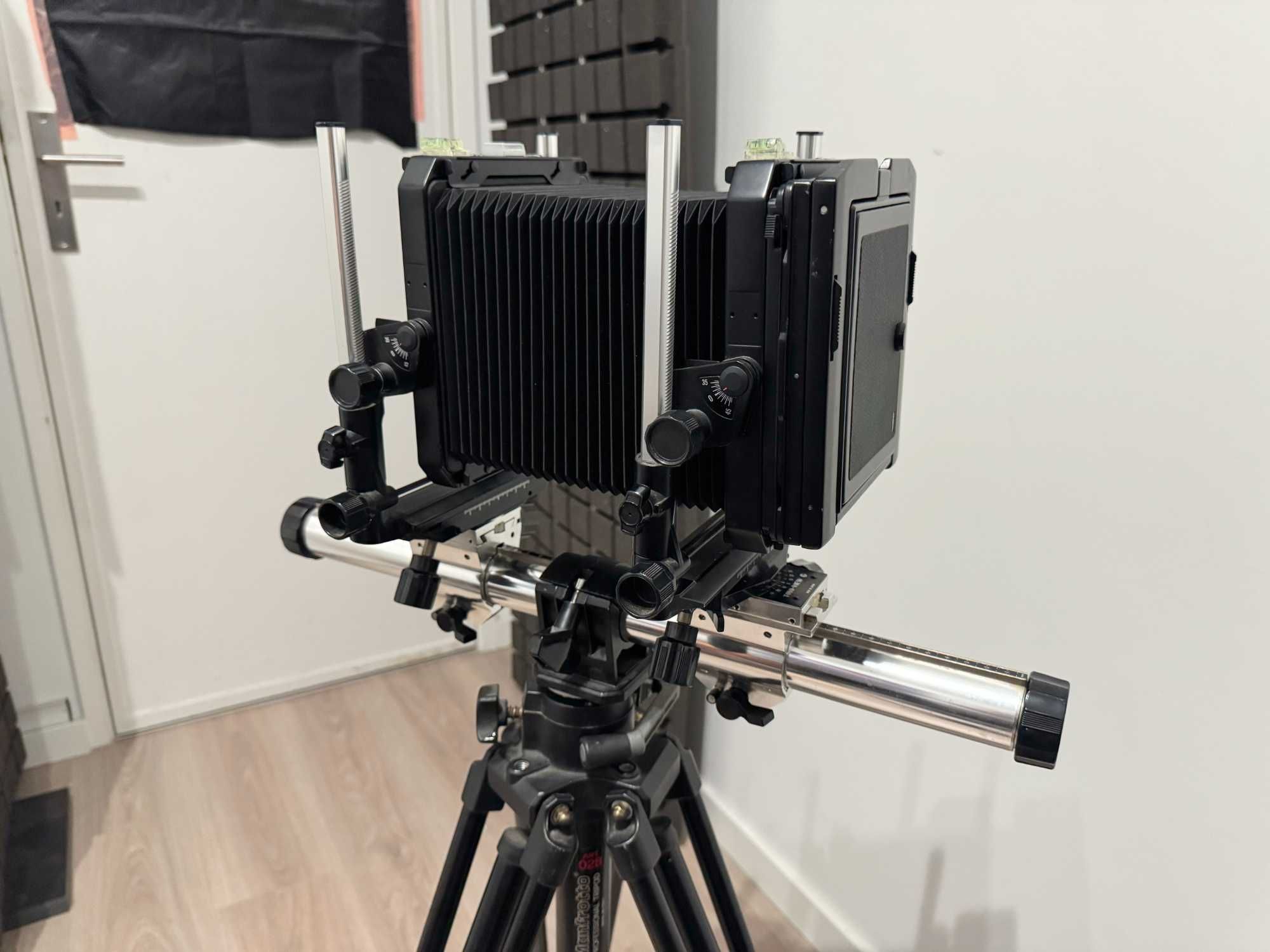 Câmara de grande formato Toyo View 45G + case + Manfrotto Tripod