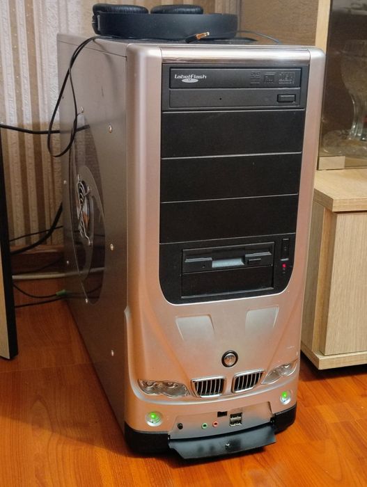 Продам домашний ПК с комплектом.