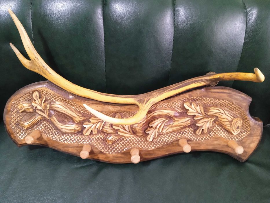 Вешалка роги оленя .