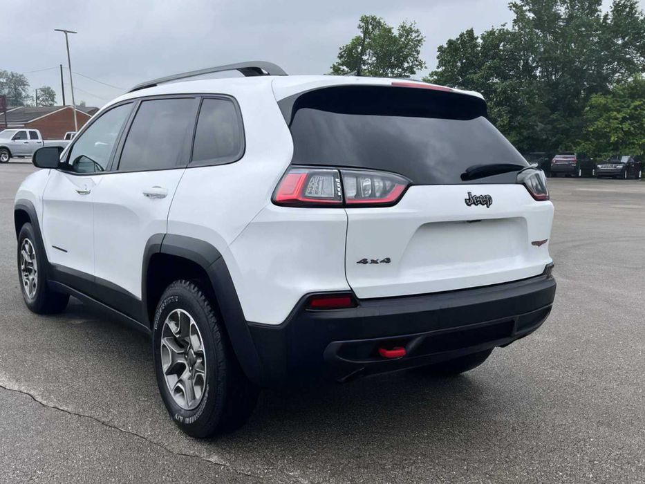 Jeep Cherokee      2021