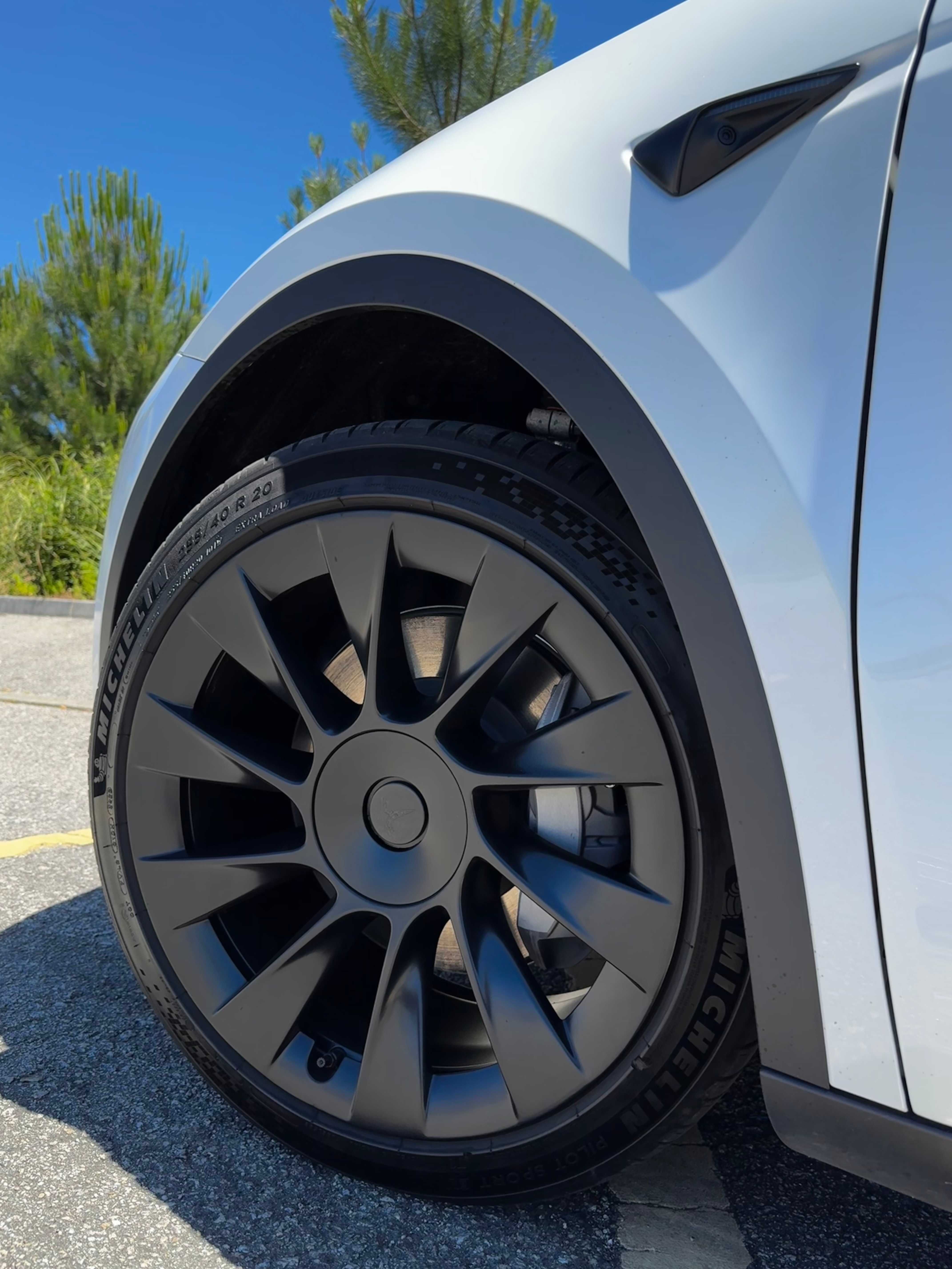 Tesla Y  RWD 2023