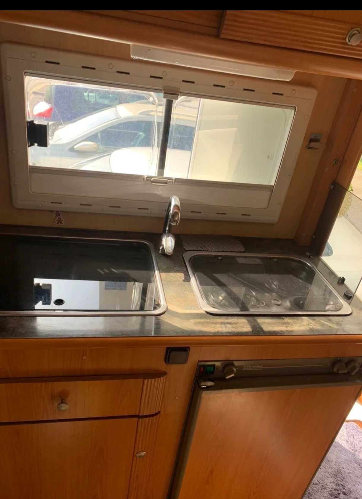 Autocaravana  moito cuidada , todas a revisions feitas , peneos novia
