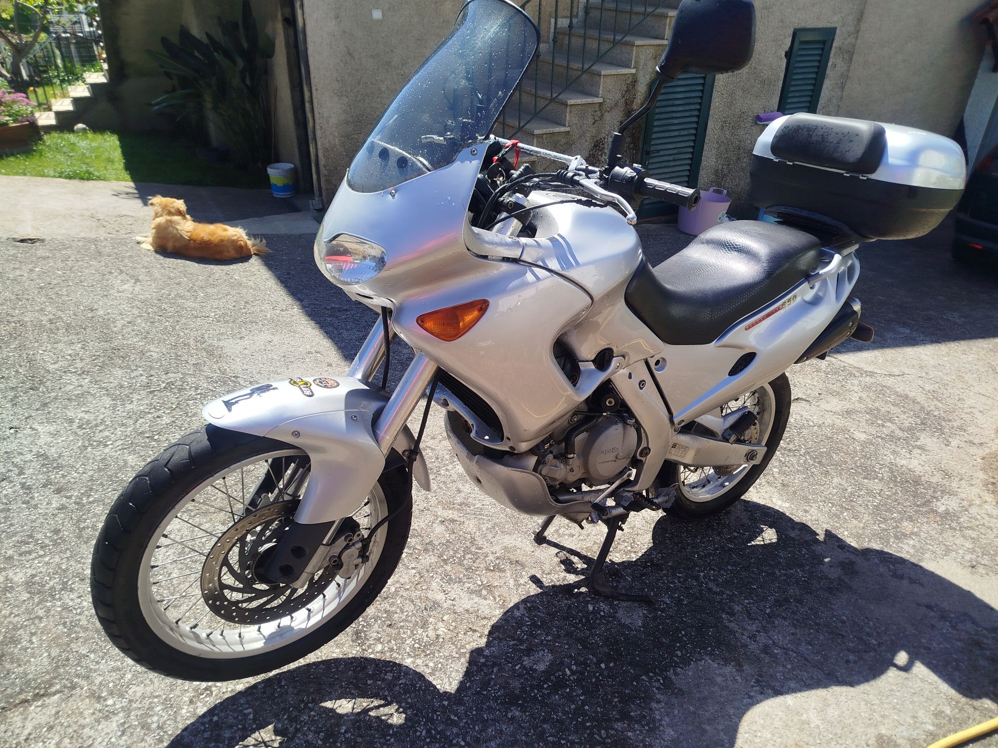 Aprilia Pégaso 650 (pneus novos)
