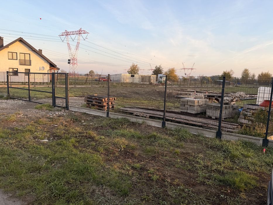 Dzialka budowlana wraz z gotowymi fundamentami!