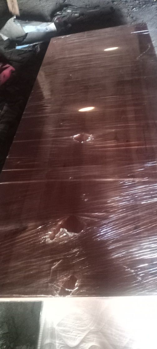Mesa como nova tem 2,50m