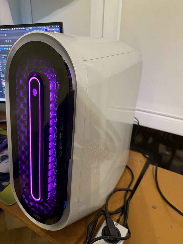 Alienware aurora r15 i9 12900k 64gb ddr5 2tb ssd psu1350w