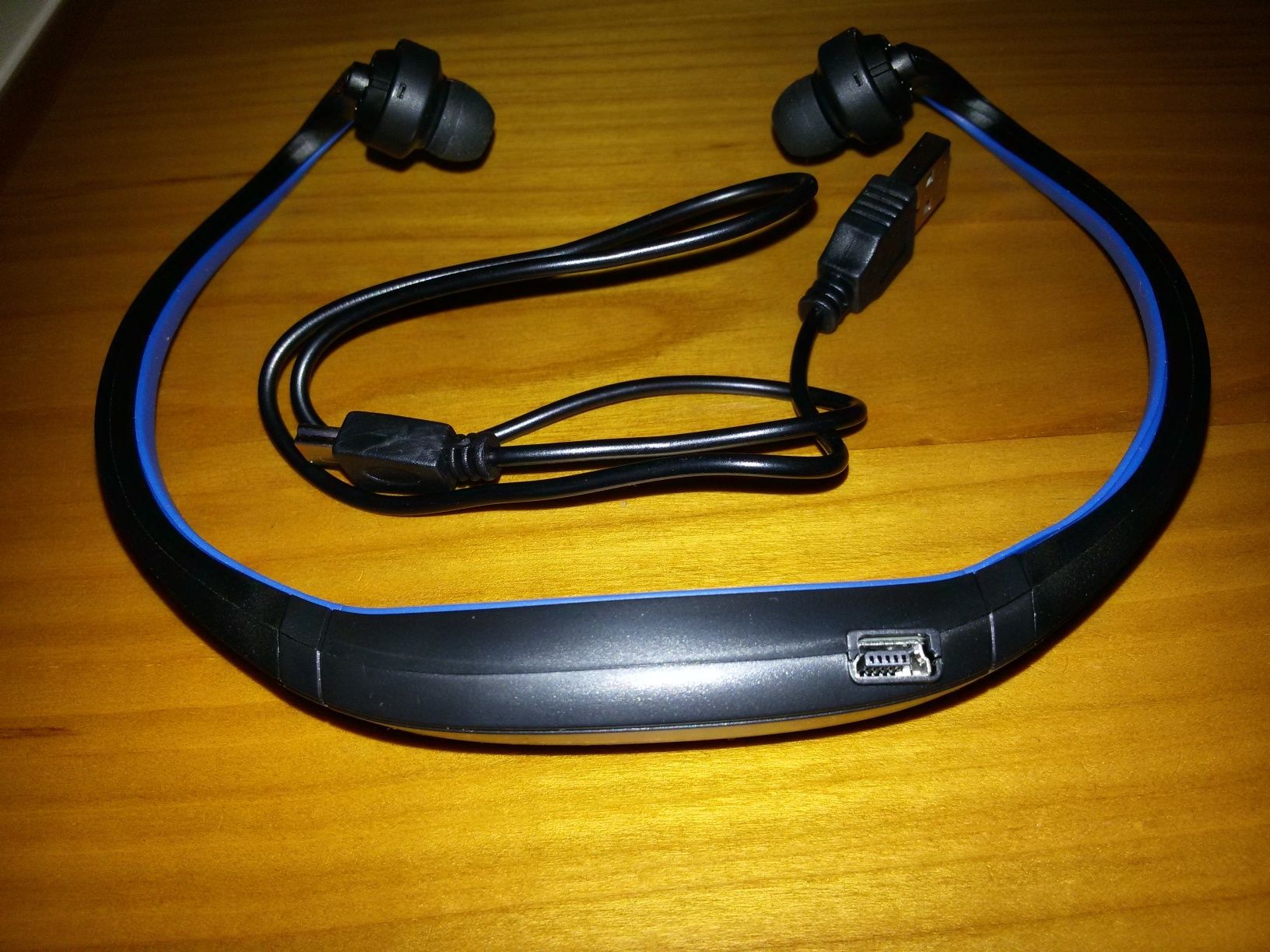 Auscultadores Bluetooth Volkswagen T-Roc novo / Rádio GPS Volkswagen