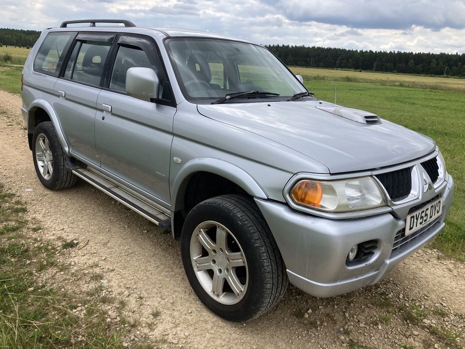 Mitshubishi Pajero 2.5 diesel 4x4 -Anglik