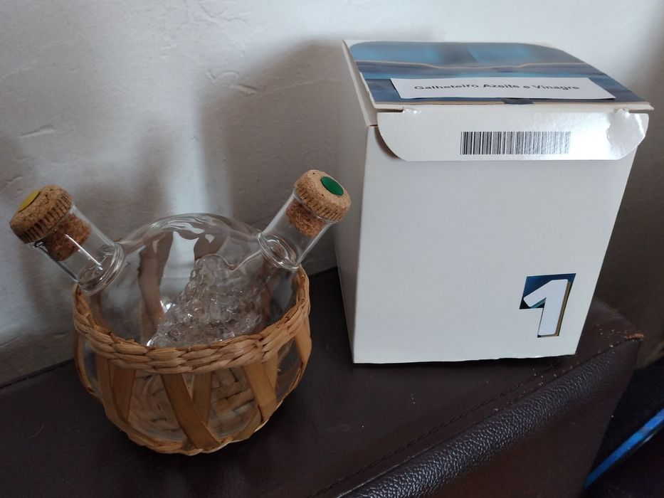 Galheteiro moderno para azeite e vinagre