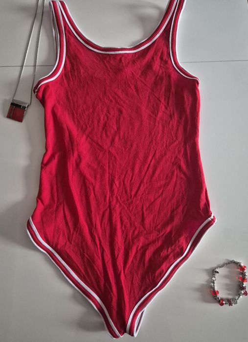 Czerwone body L.A. Babes 18 Sinsay