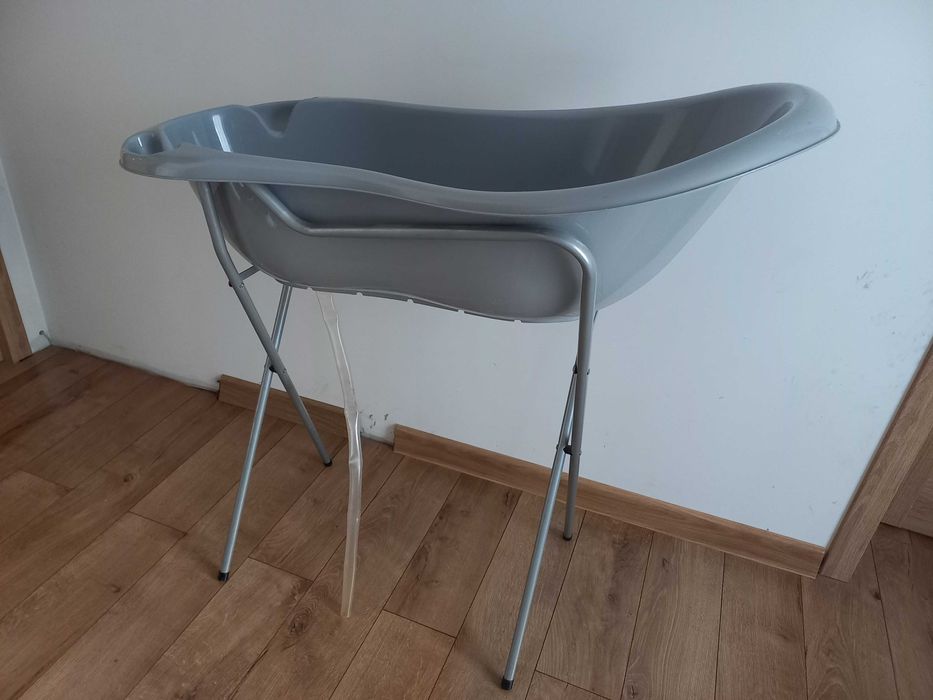 Duża wanienka ze stojakiem i odpływem