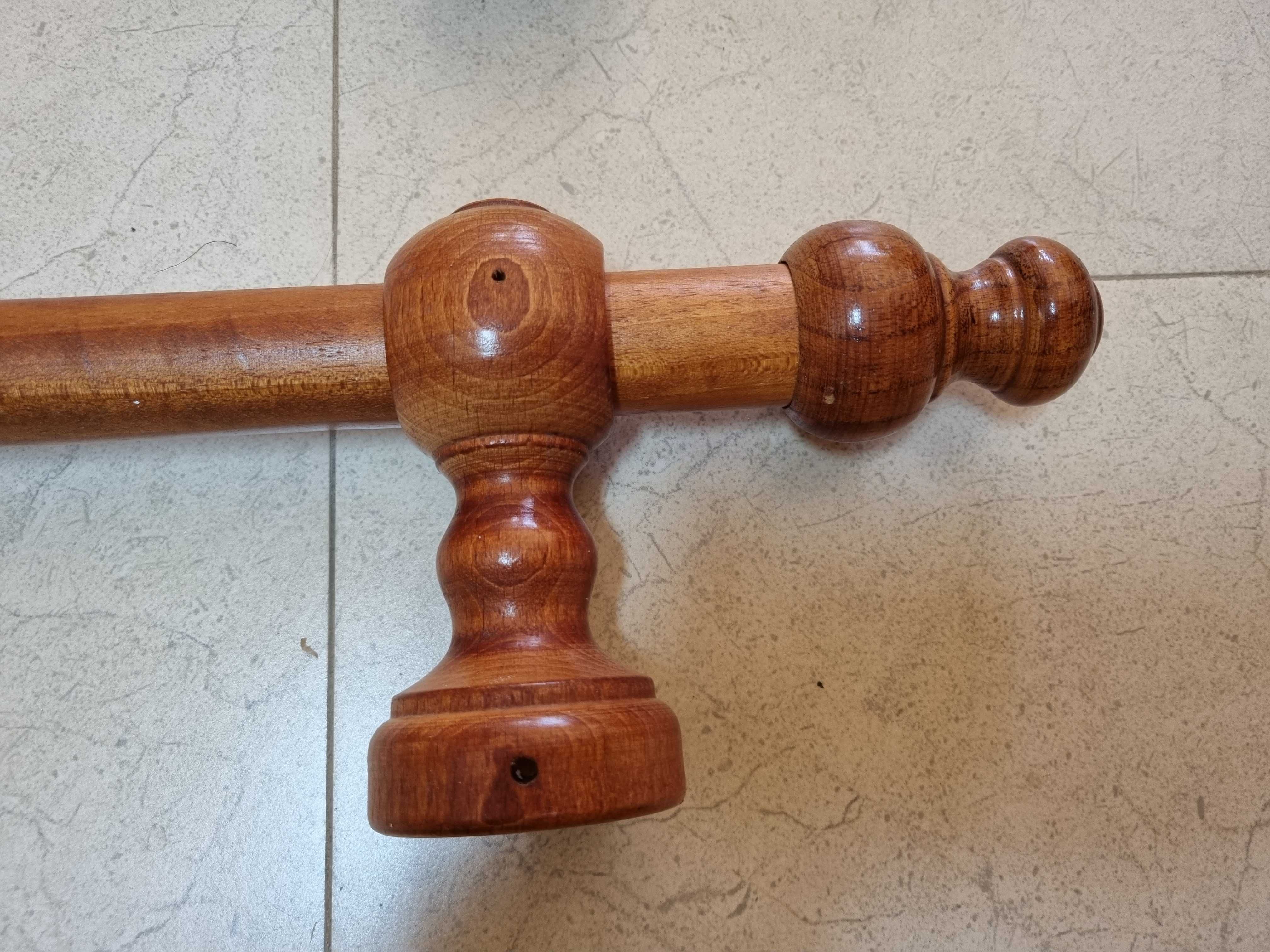 Conjunto varões para cortinado, em madeira, c/ 1.00 m + acessórios