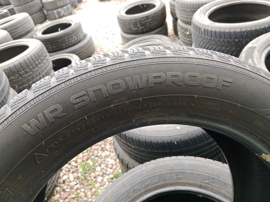 Opona używana 235/50R17 Nokian WR Snowproof 1szt.