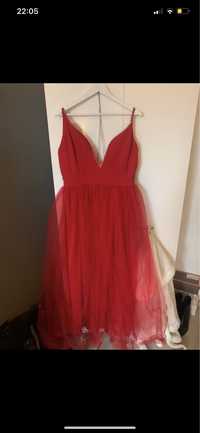sukienka balowa czerwona
