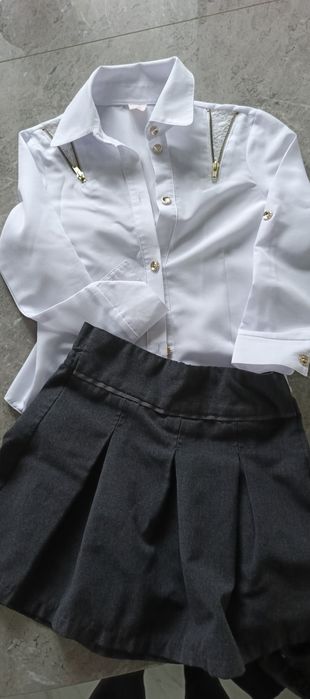 Wizytow komplet biała bluzka i szara spodniczka