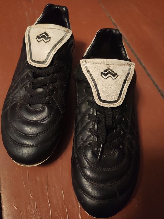 Бутсы футбольные