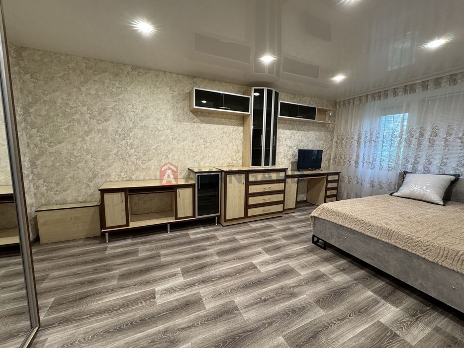 Здається охайна 1 к квартира/Космос