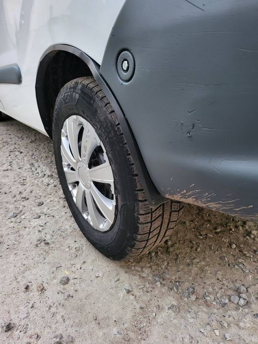 Сімейний або для роботи автомобіль