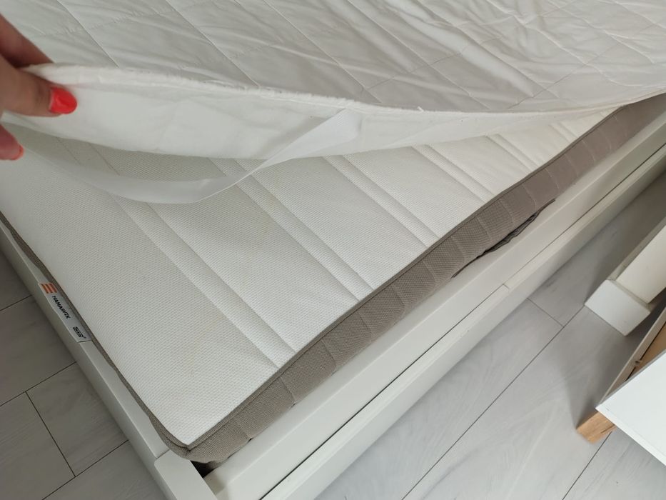 Łóżko Ikea Songesand 140x200 z materacem, ochraniaczem i stelażem