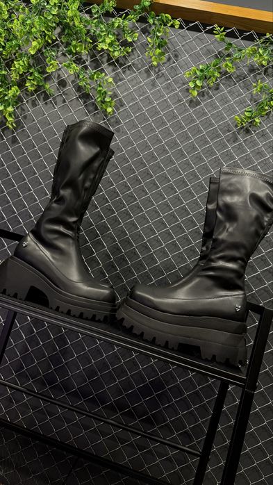 Чоботи Naked Wolfe