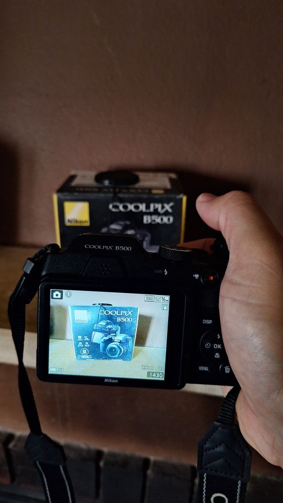 Câmara fotográfica Nikon B500