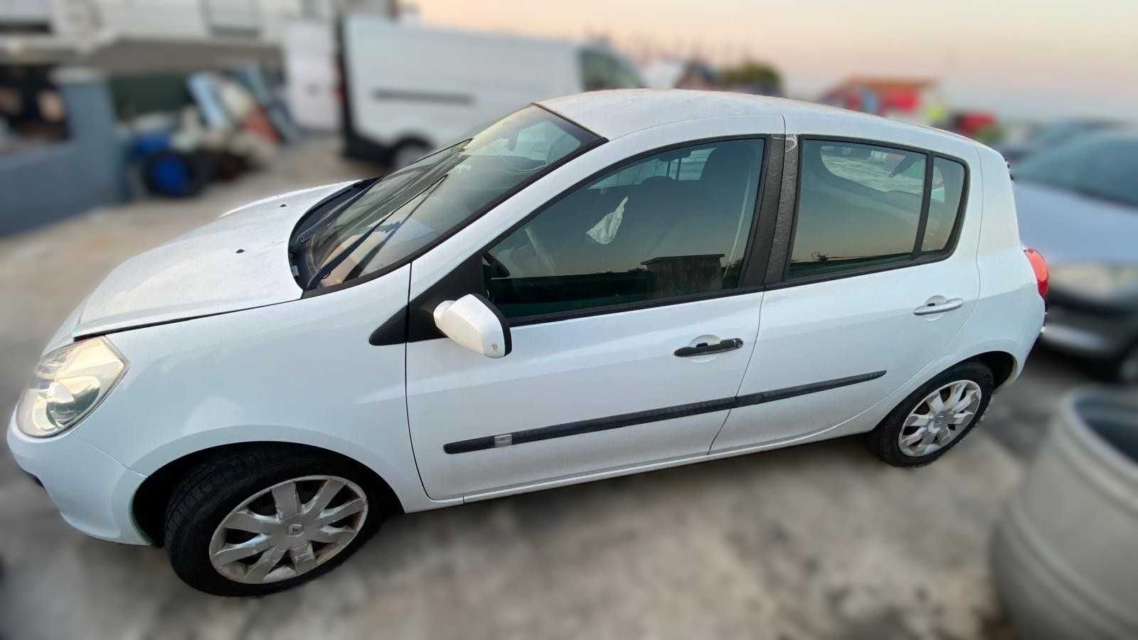 Renault Clio III 1.5 DCI 2009 Para Peças REF Motor - K9K(714, 766 768)