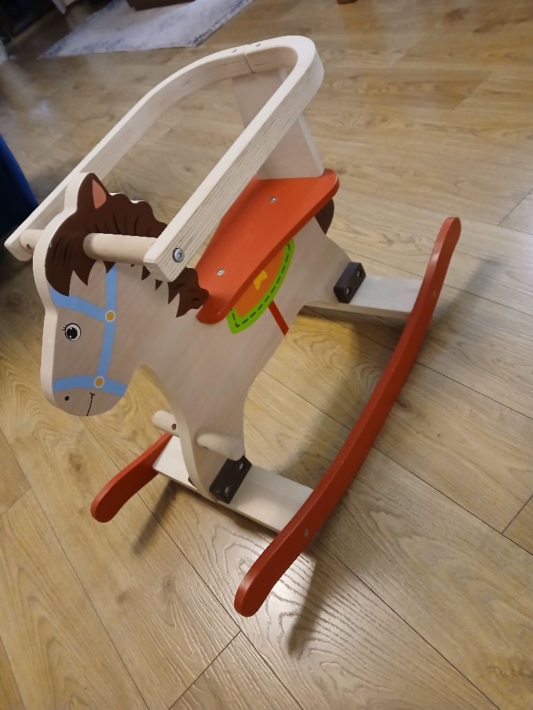 Konik na biegunach drewniany
