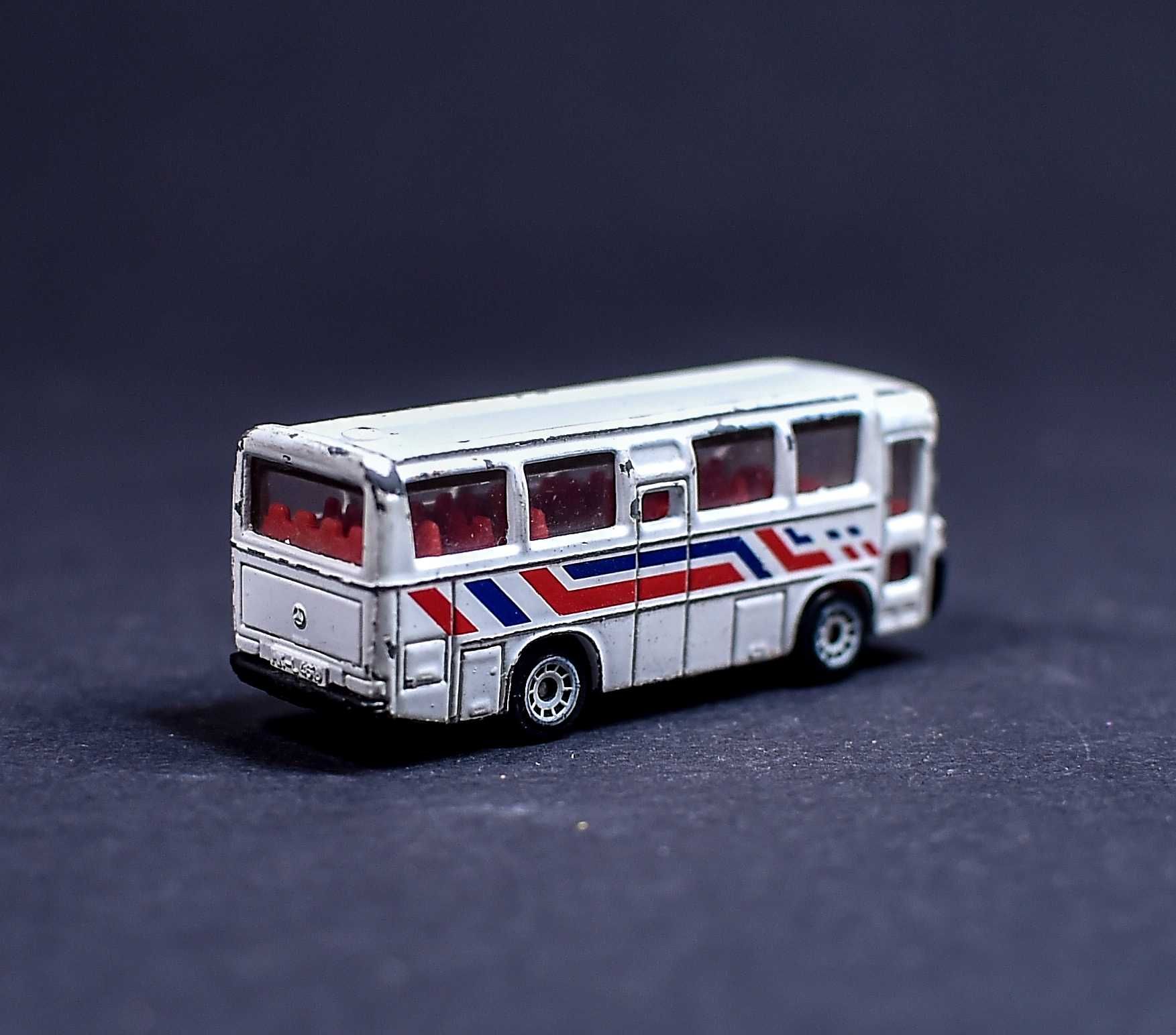 Samochodzik # Siku Mercedes-Benz Coach Bus - 1:64 Scale