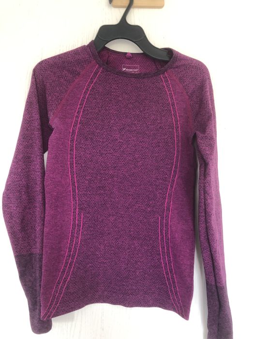 Purpurowa koszulka sportowa damska