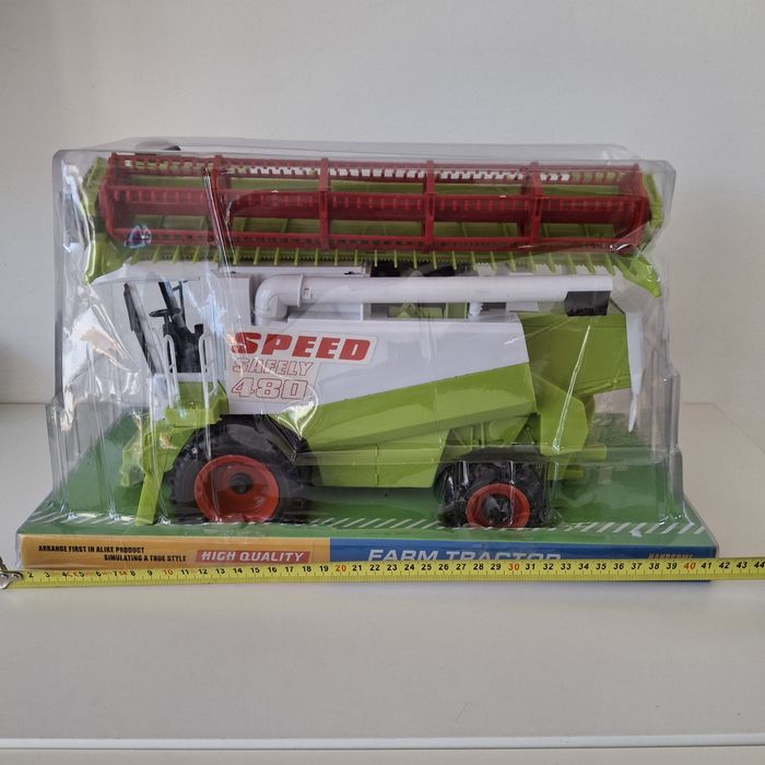 Duży kombajn do zboża zabawka