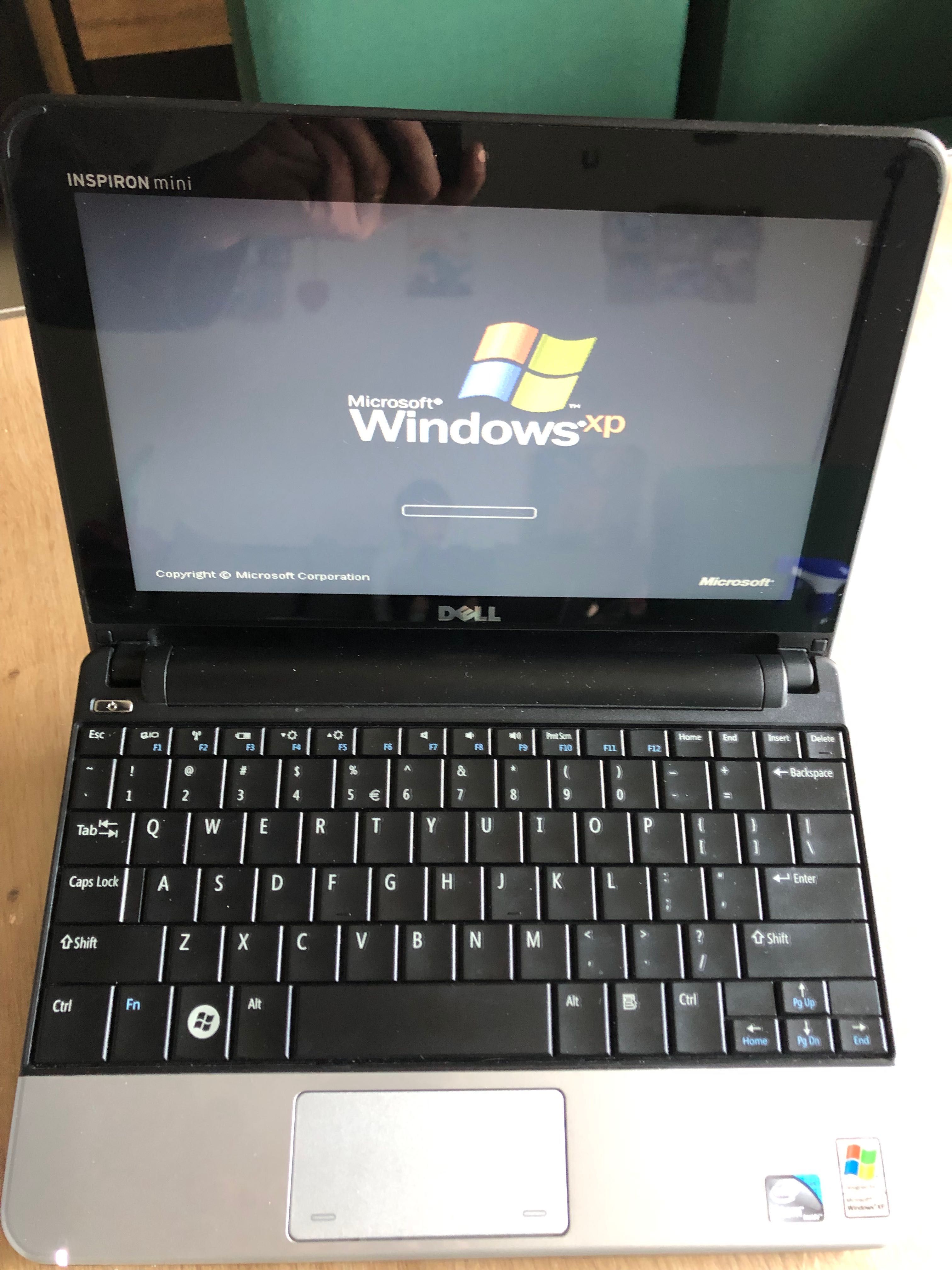 Laptop netbook Dell Inspirion MINI Intel atom 250hdd 1GB ram
