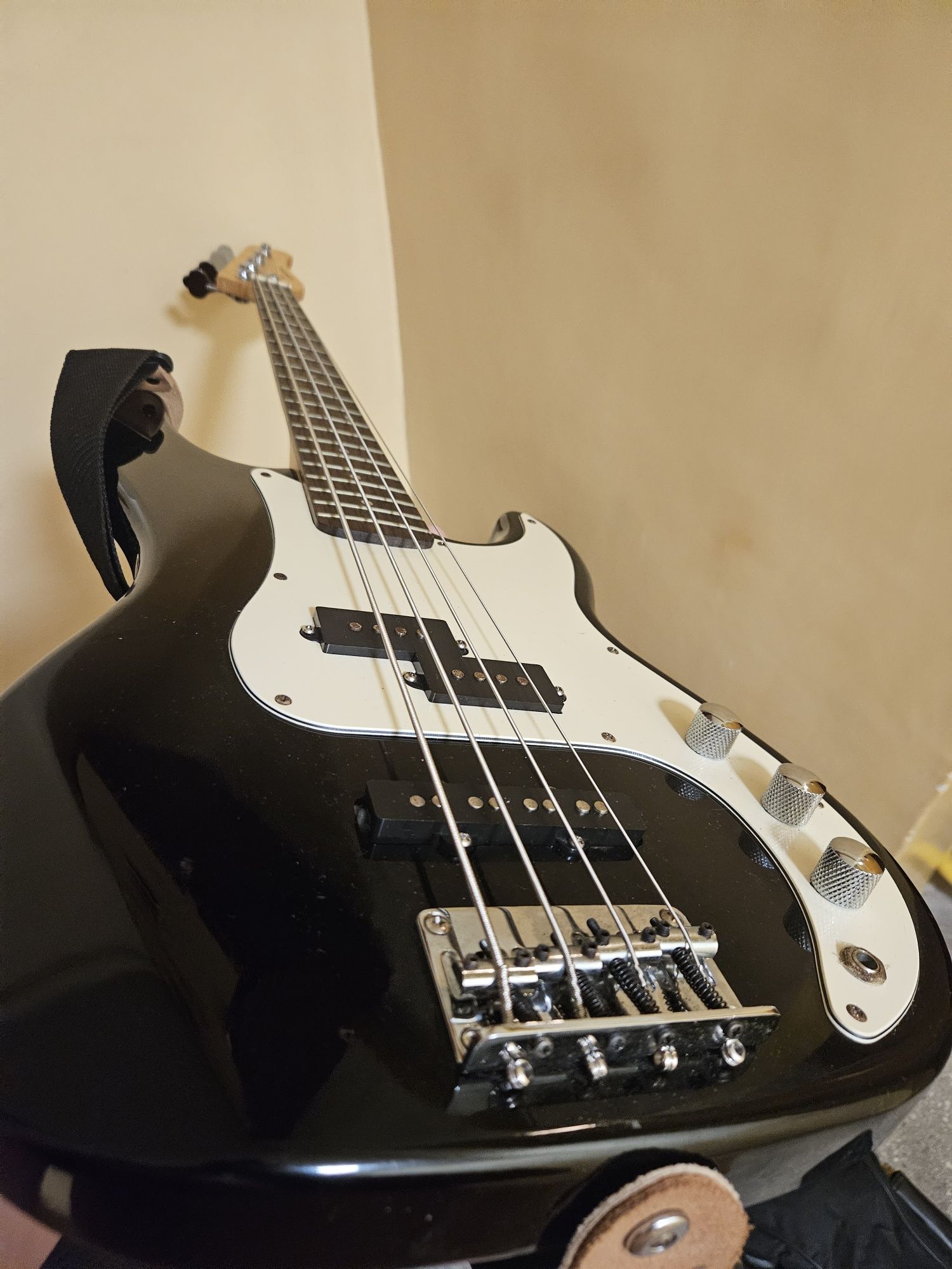 Gitara basowa Tenson PJ super stan.zestaw